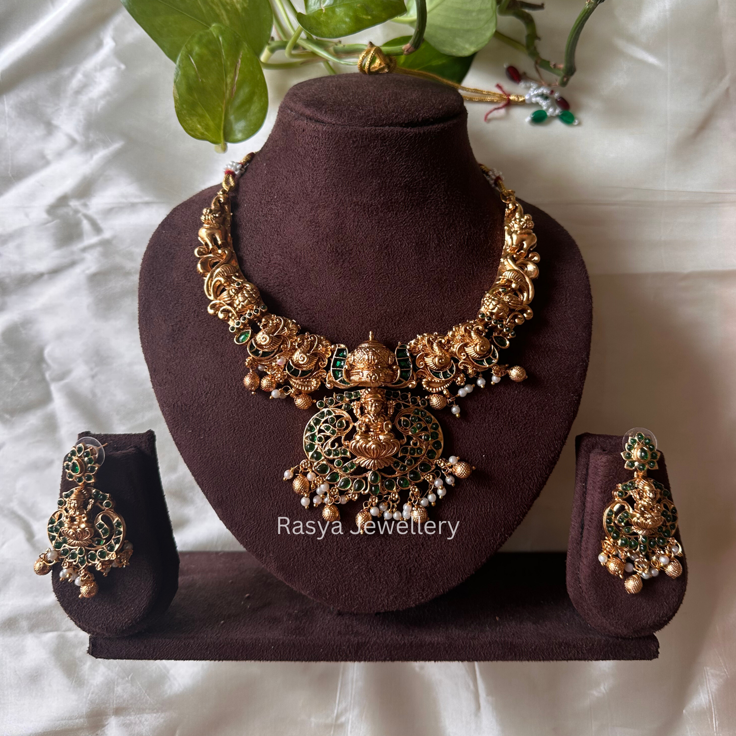 Antique Nagas Necklace Set